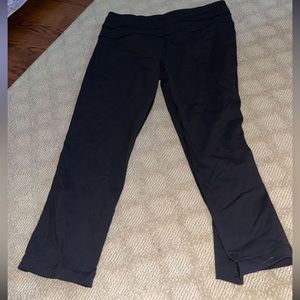 cropped lululemon leggings size 6 black